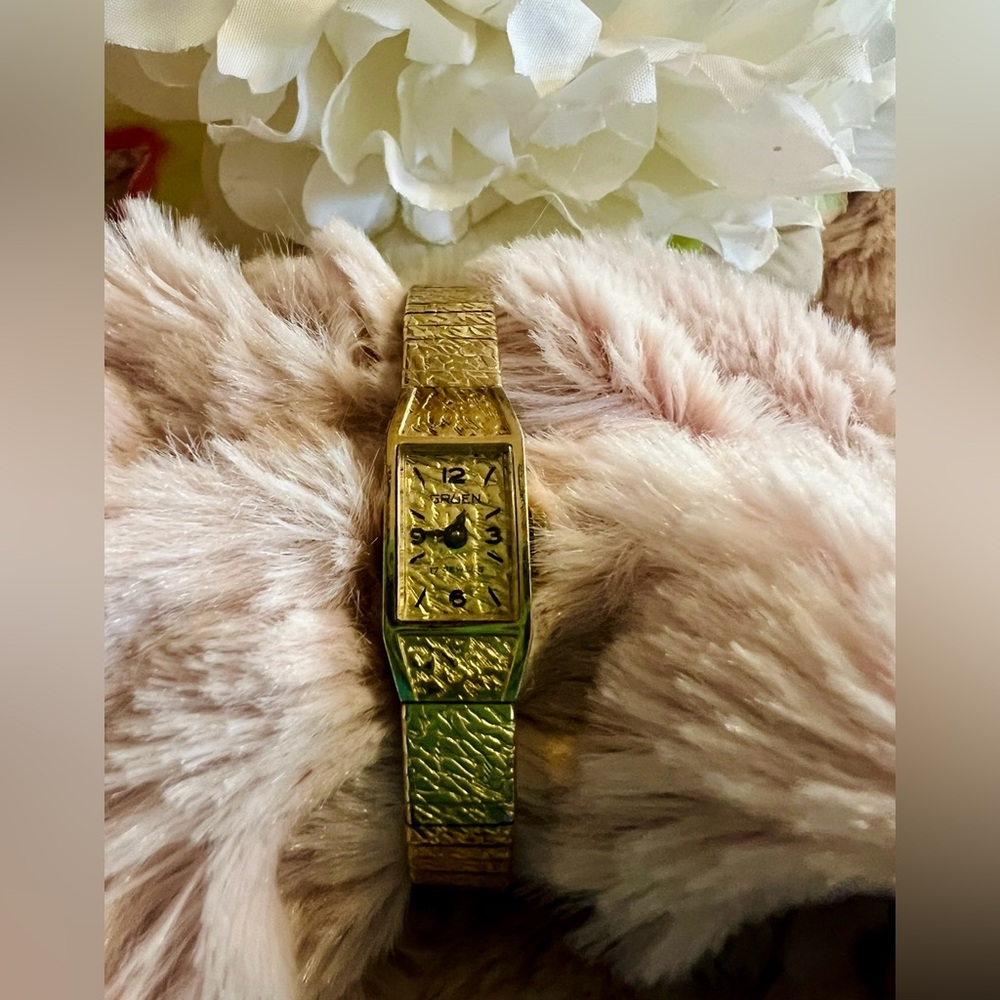 Vintage  10k Gold Women's Gruen 17 Jewels Watch - Picture 4 of 11